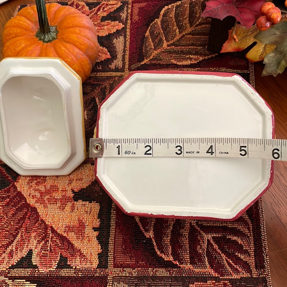 Pumpkin Vines Ceramic Fall Tureen. 8โx5โx7.5โ - Picture 12 of 16